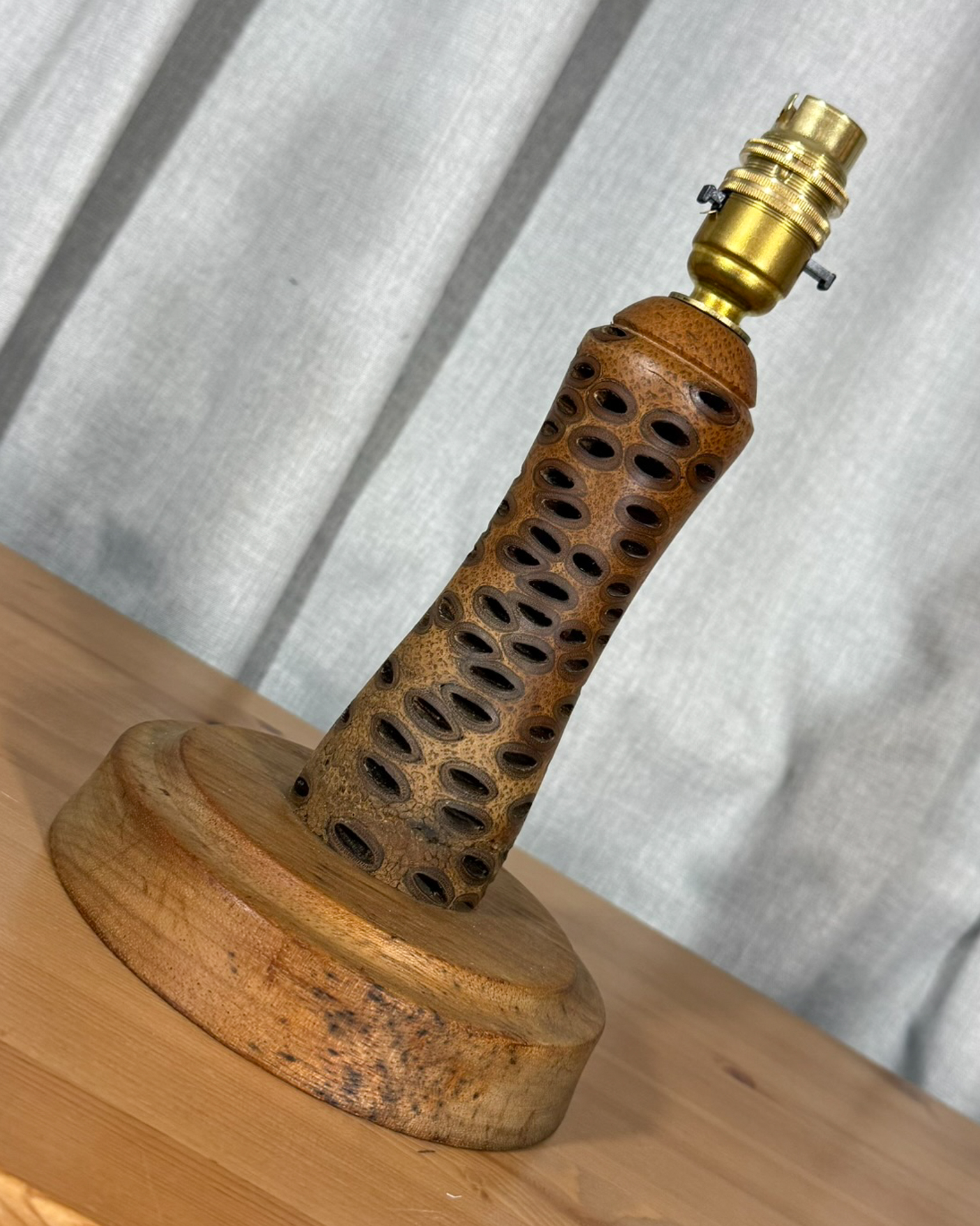 'Hiding in Plain Sight' vintage lamp - Image 3