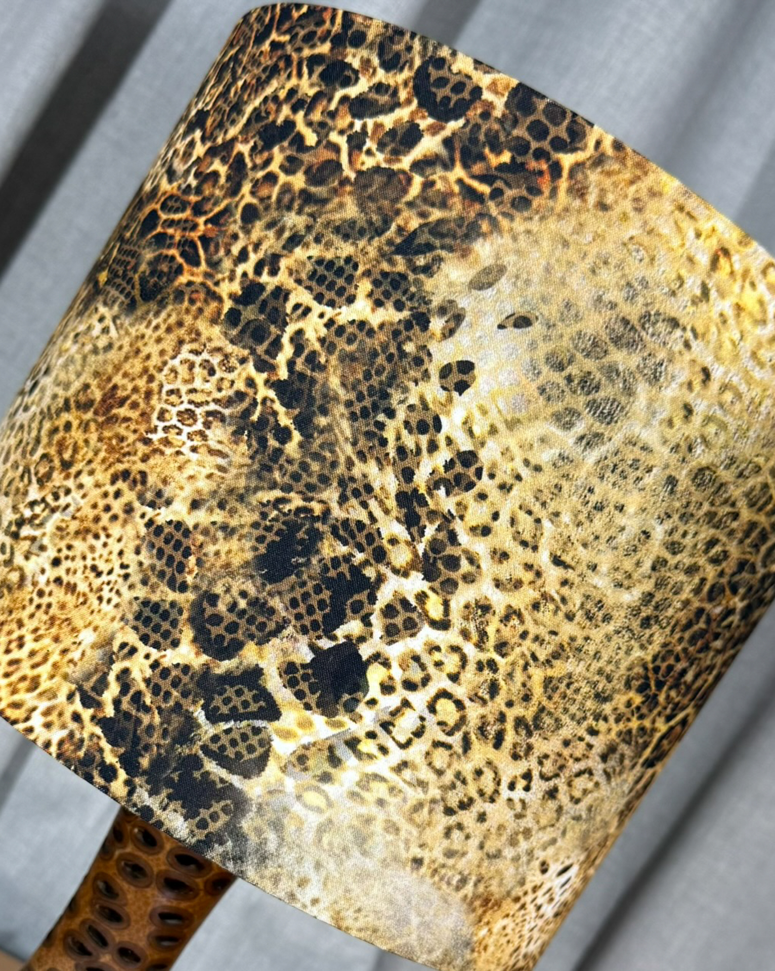 'Hiding in Plain Sight' vintage lamp - Image 4